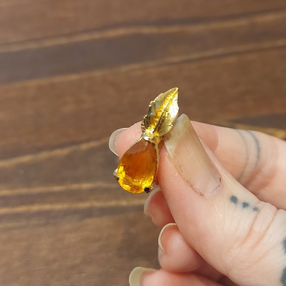 Vintage Pineapple Earrings - Picture 7 of 9